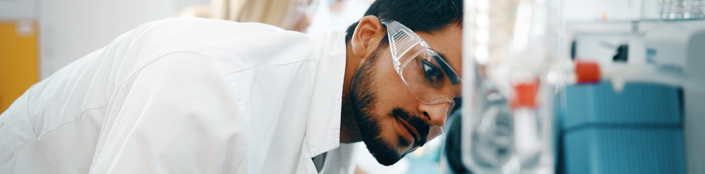 Doctor working in a lab